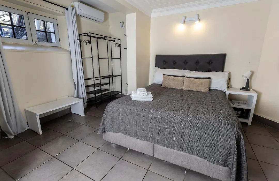 De Blasis Budget Rooms-1